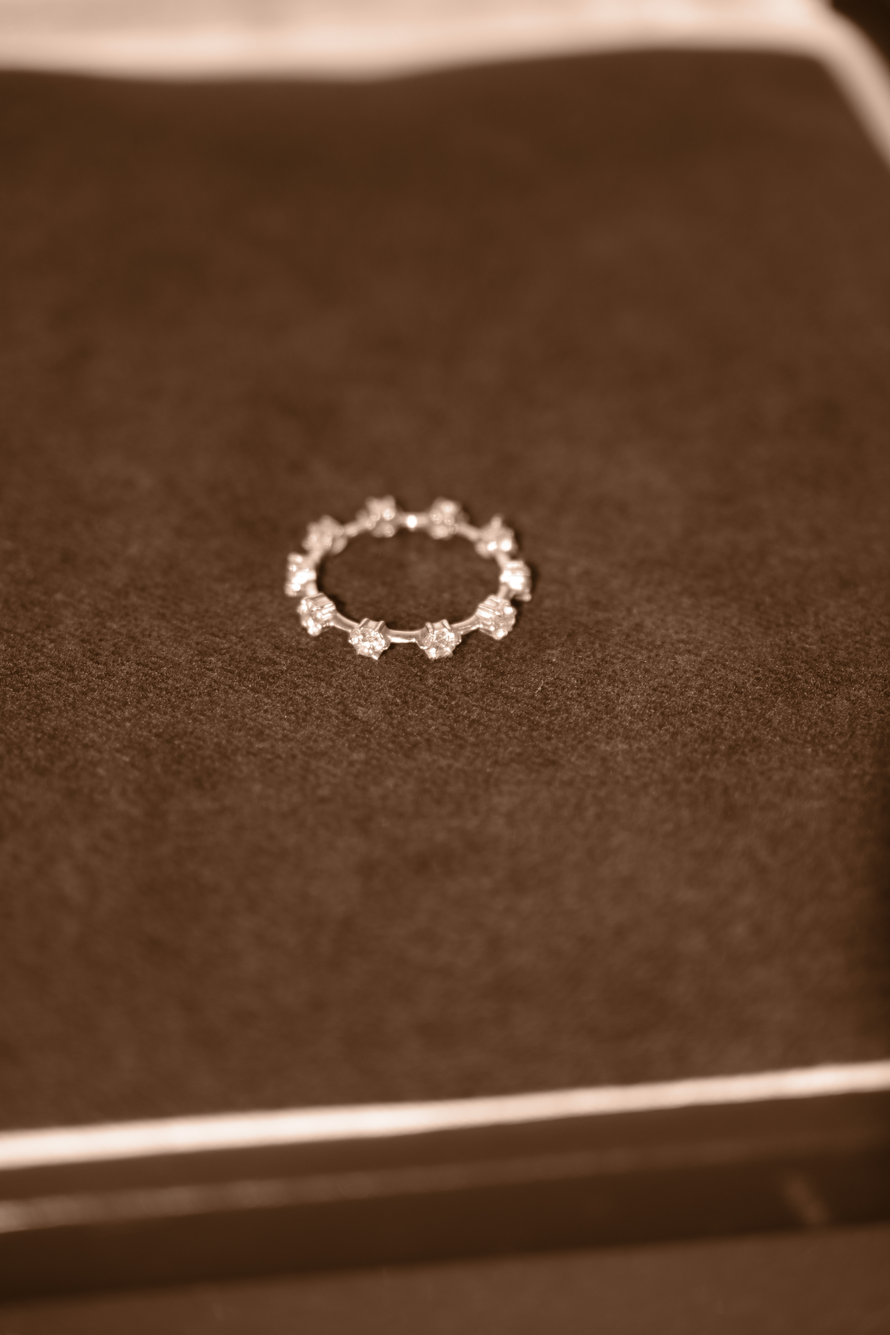 Uma Legorreta Pépite Ring 18K Gold and Platinum, editorial.