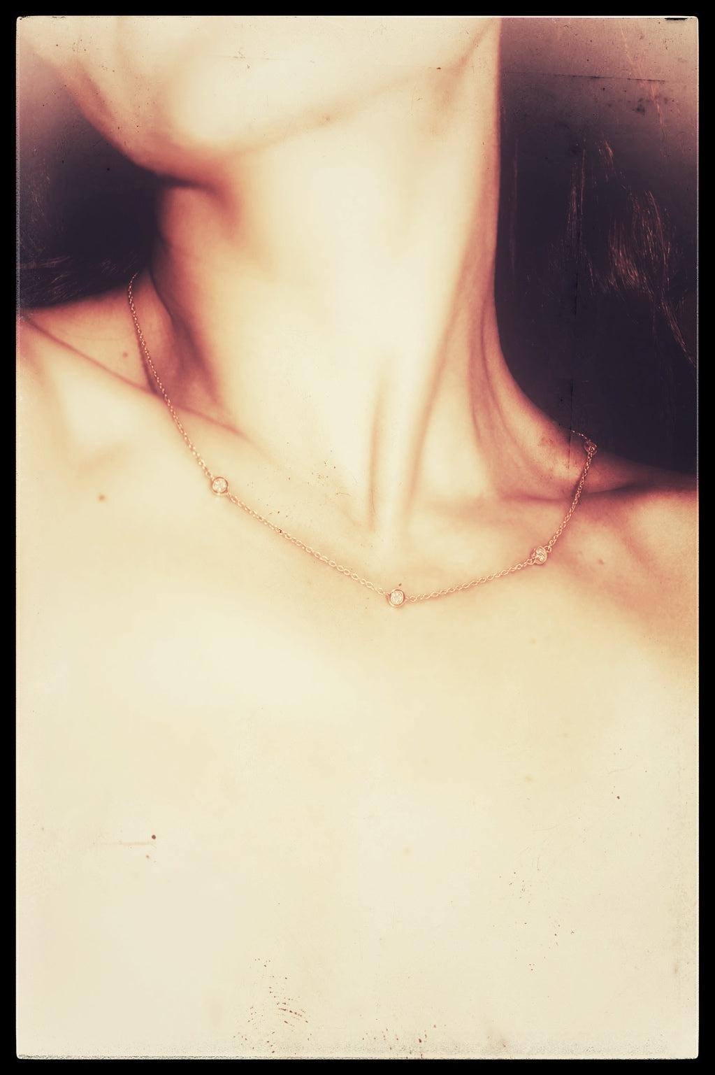 Uma Legorreta Pépite Single Necklace
18k Yellow Gold and Diamonds worn by model, editorial on film